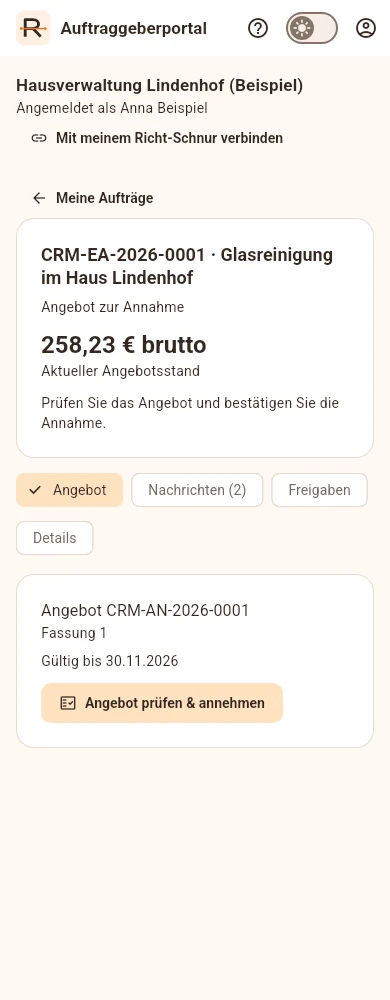 Auftraggeberportal auf dem Smartphone: Angebotsbetrag, Nachrichten und Angebot prüfen – erfundene Beispieldaten, Build 92
